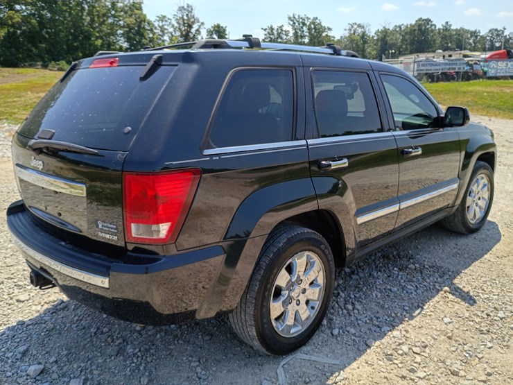 2010-jeep-grand-cherokee-image-14