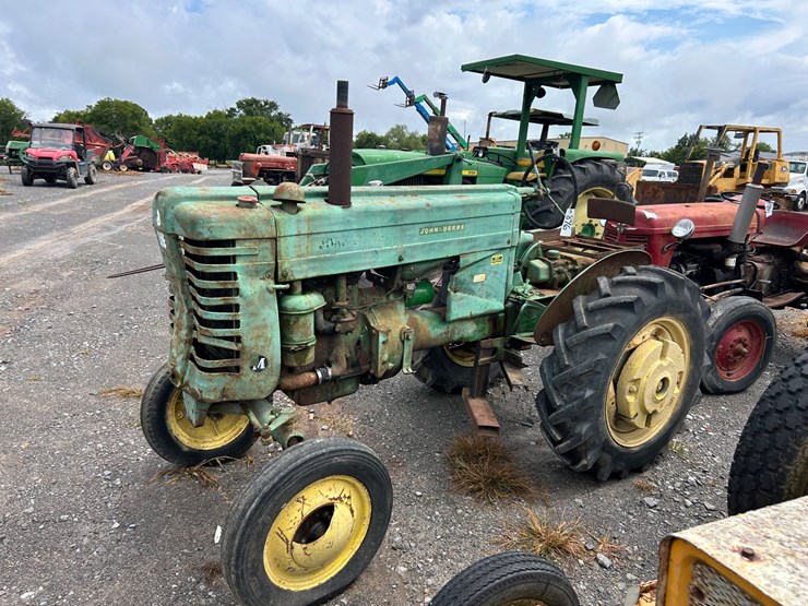 john-deere-m-image-1