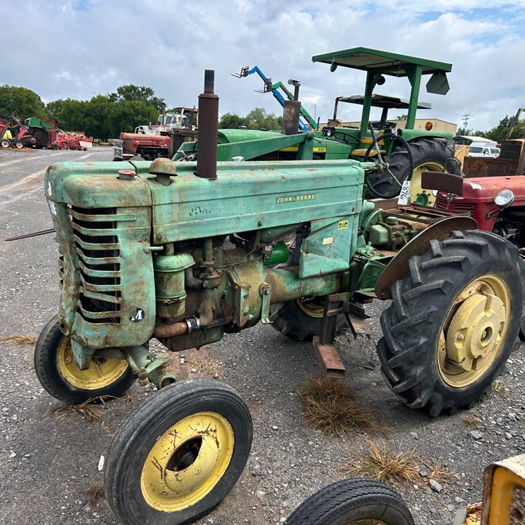 JOHN DEERE M