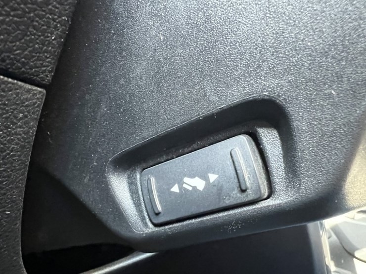 2018-ford-explorer-image-27