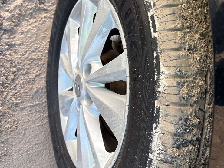 2015-kia-sedona-image-27