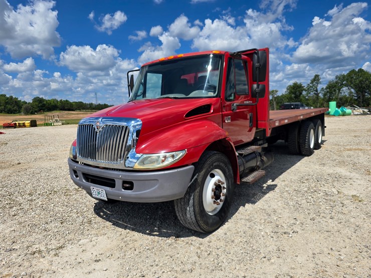 2003-international-durastar-4400-image-2