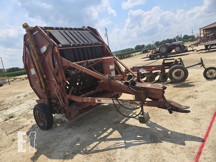 massey-ferguson-560-image-3