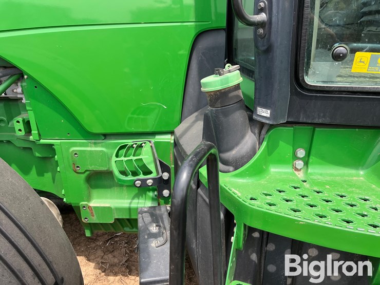 2011-john-deere-8235r-image-13