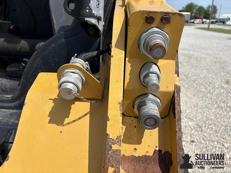 caterpillar-242d-image-20