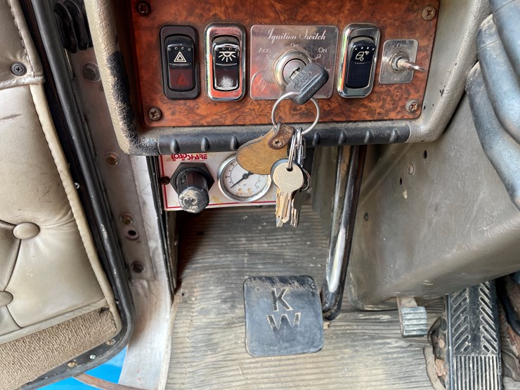 2005-kenworth-t800-image-87