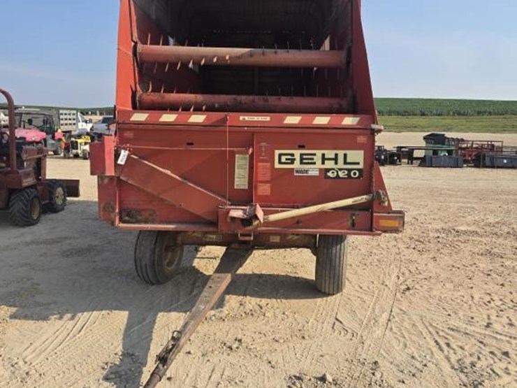 gehl-920-image-2