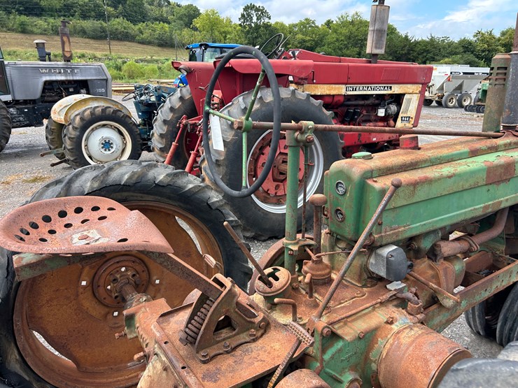 john-deere-b-image-6