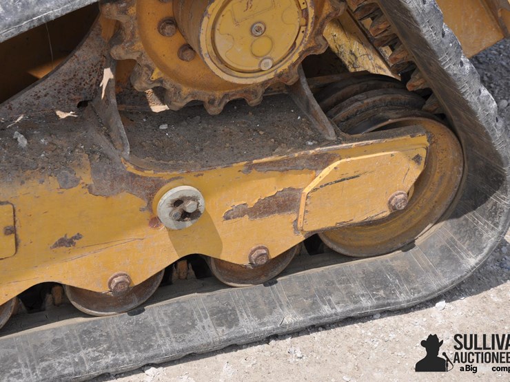 2021-caterpillar-299d3-image-19