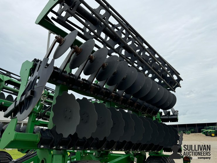2021-john-deere-2680h-image-19