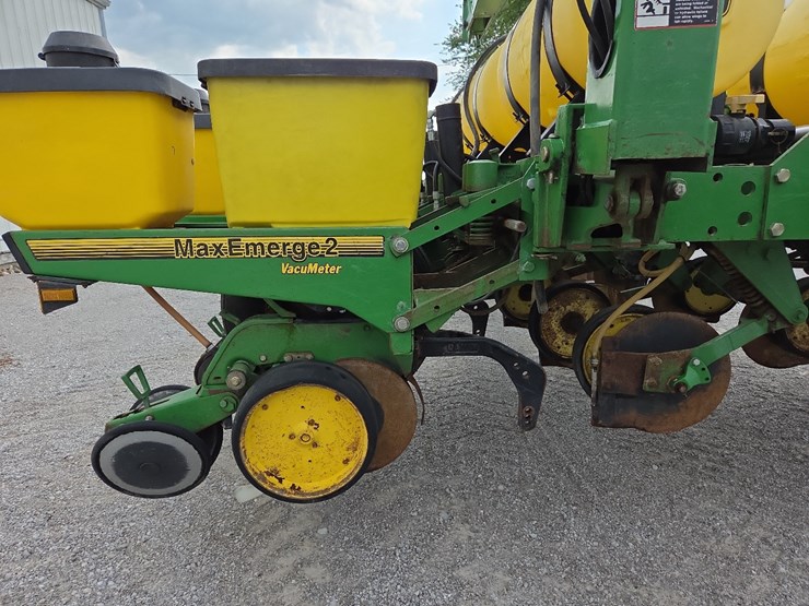 john-deere-7200-image-31