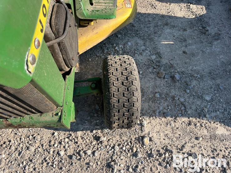 john-deere-110-image-9
