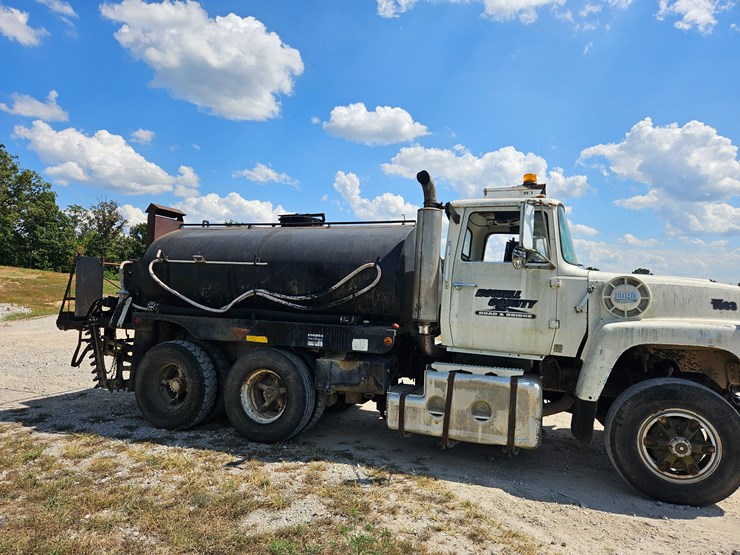 1982-ford-lt9000-image-18
