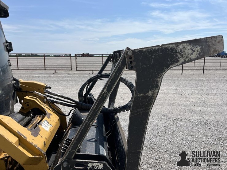 2016-caterpillar-299d2-xhp-image-15