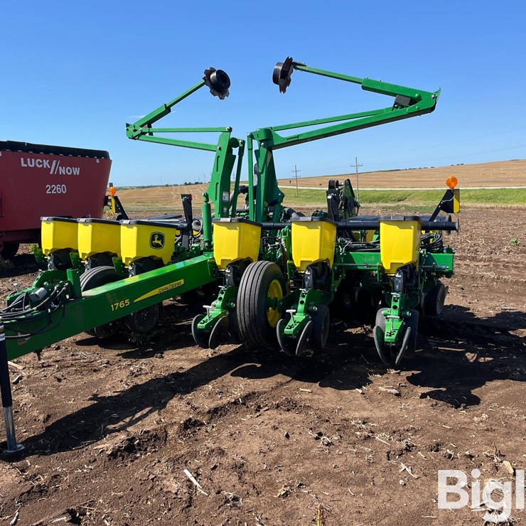 JOHN DEERE 1765