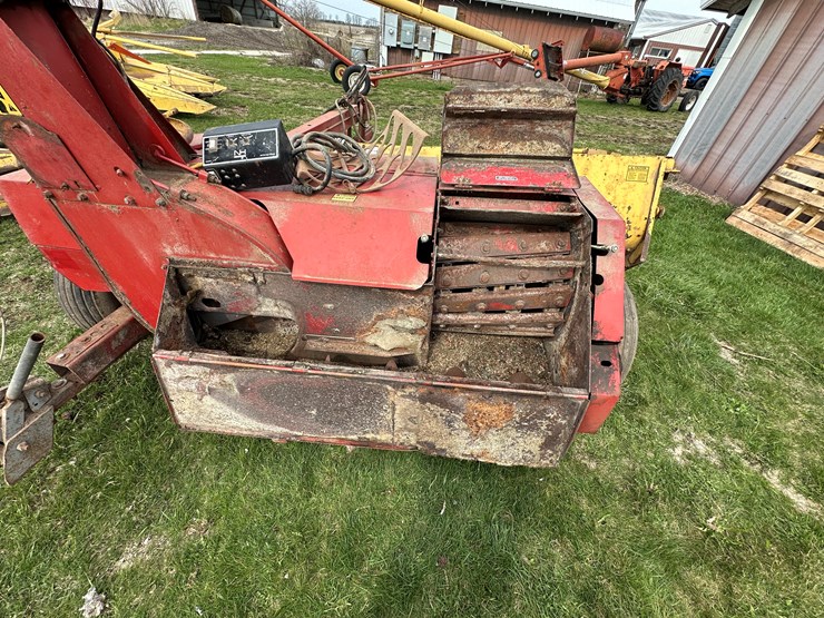 new-holland-790-image-27