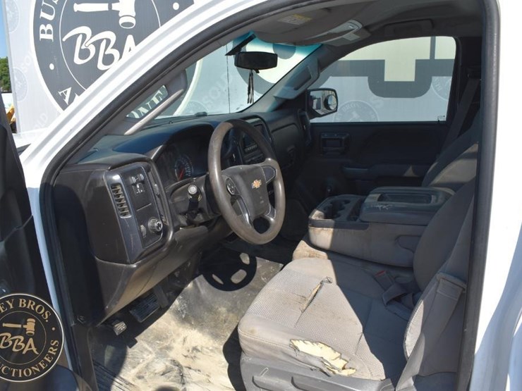 2015-chevrolet-silverado-2500hd-image-46