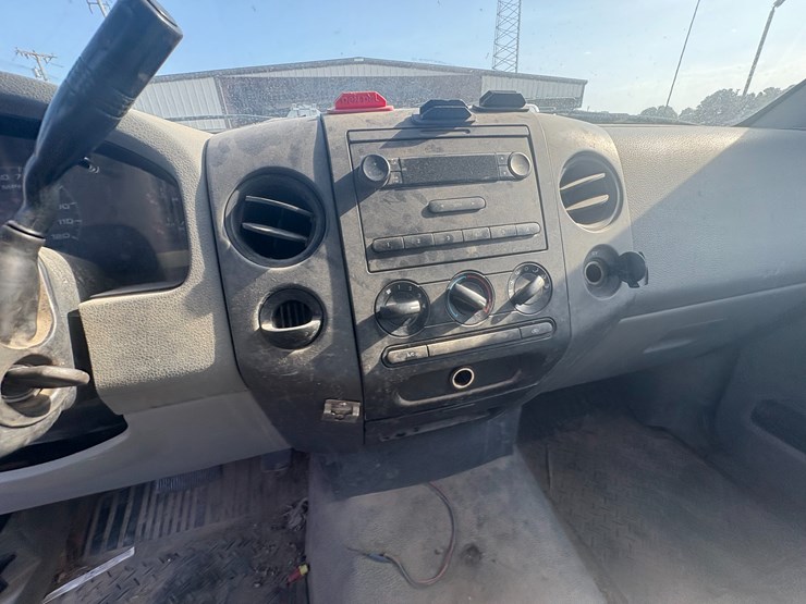 2005-ford-f150-image-35