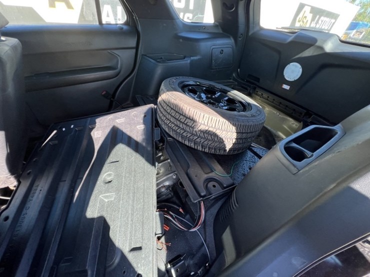 2017-ford-explorer-image-22