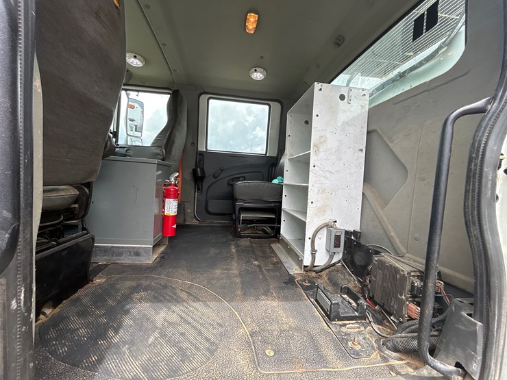 2014-international-durastar-4400-image-12