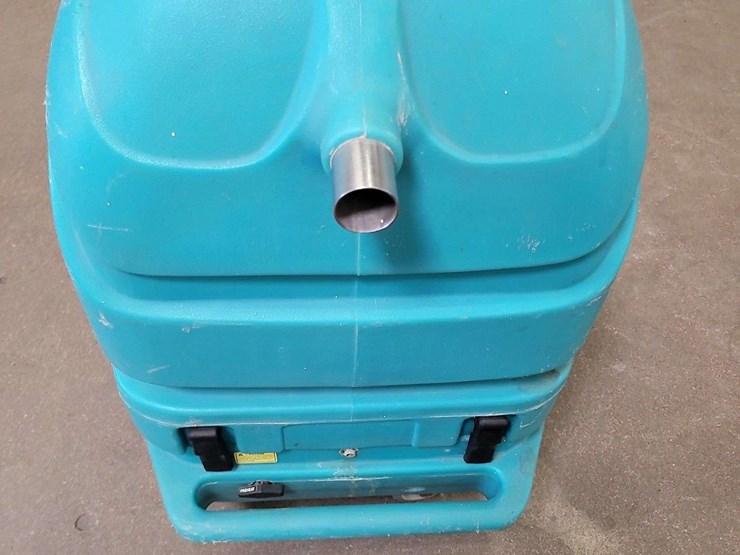 tennant-1180-hot-water-extractor-image-2