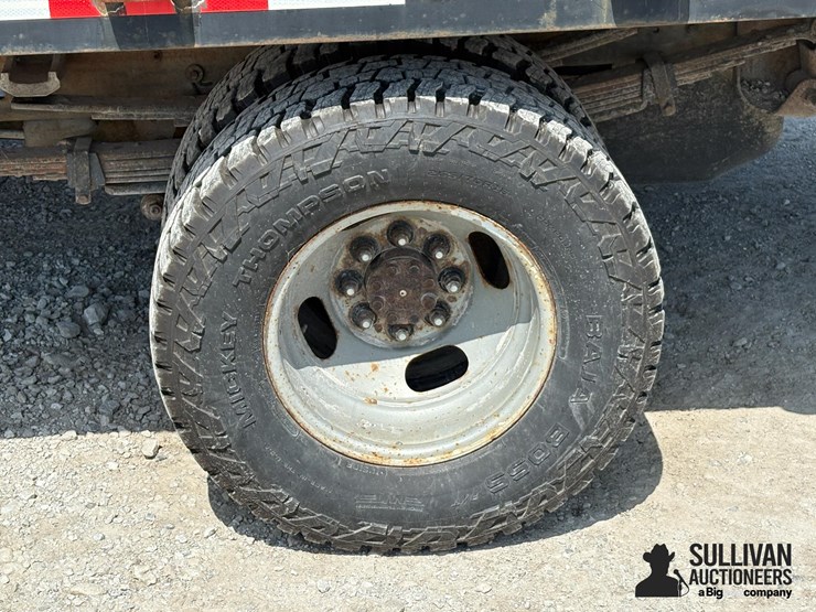 2005-chevrolet-3500-image-9