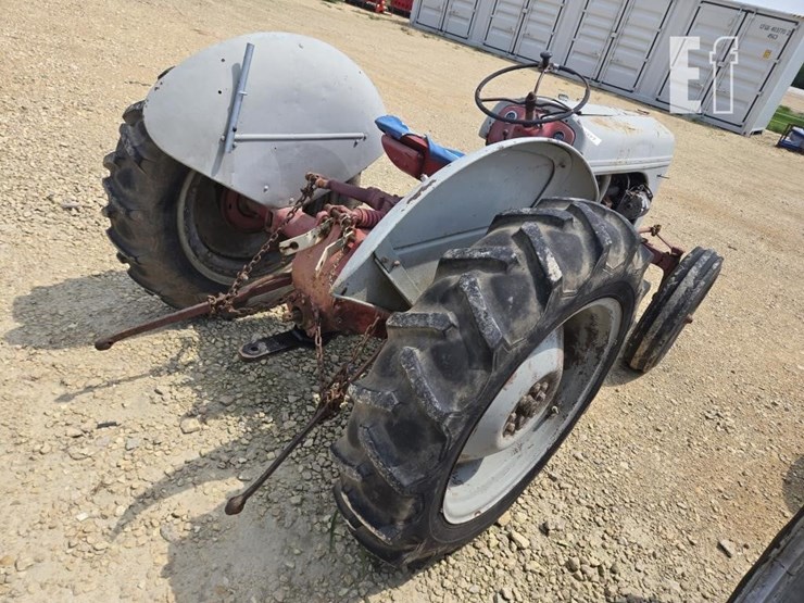 ford-tractor-image-8