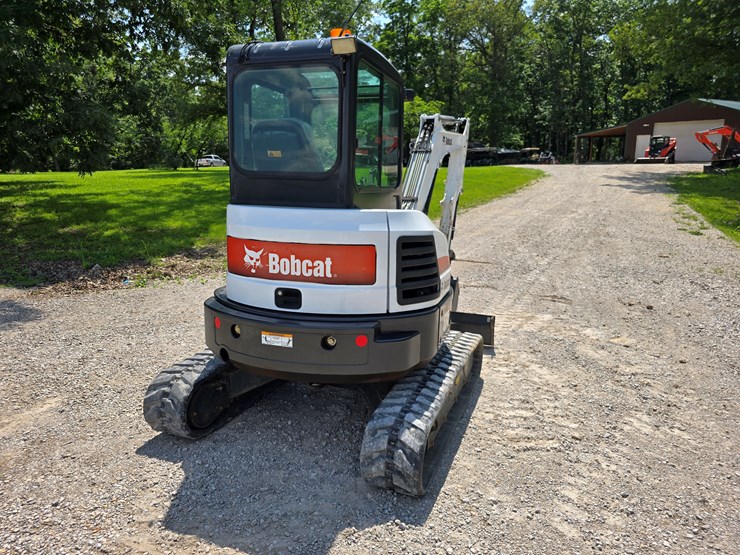 2012-bobcat-e35-image-21