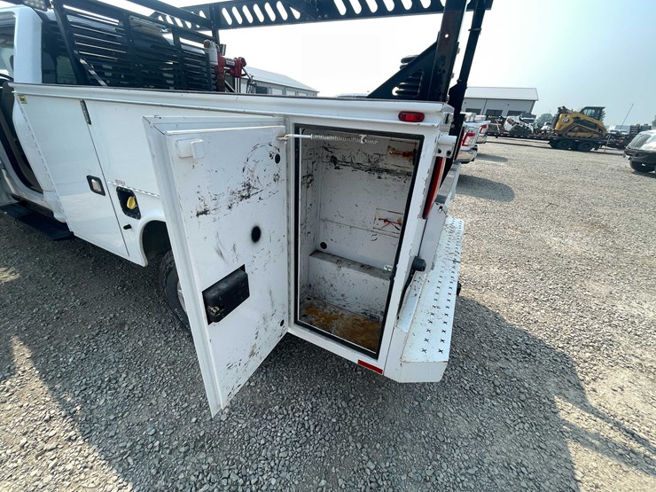 2019-ford-f350-xlt-image-29