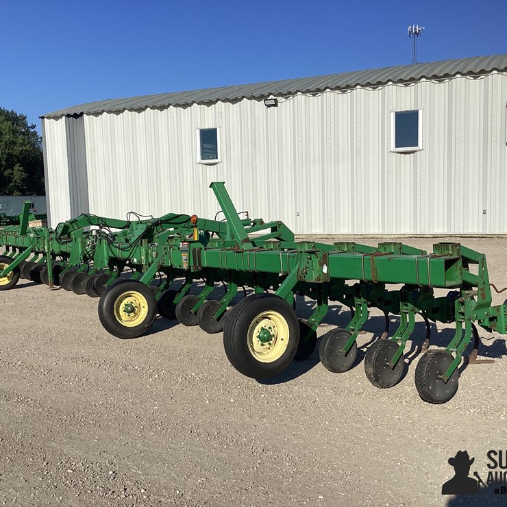 JOHN DEERE 856
