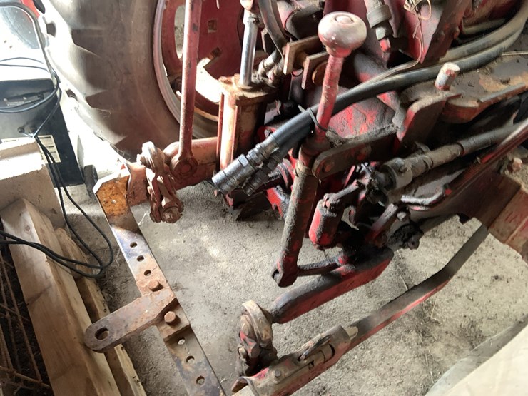farmall-400-tractor-image-5