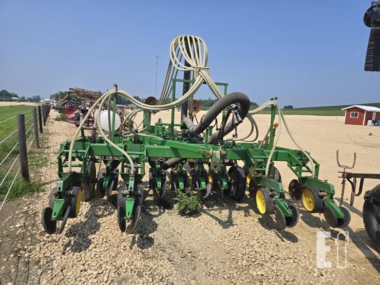 john-deere-7000-image-7