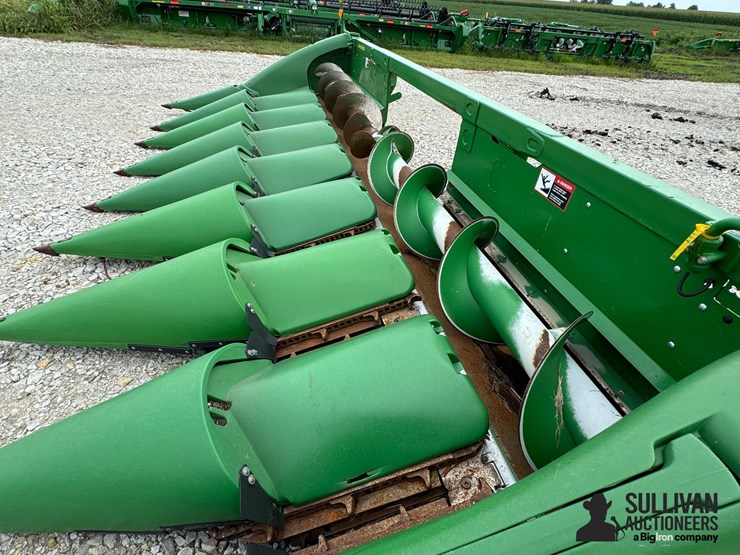 2018-john-deere-708c-image-17