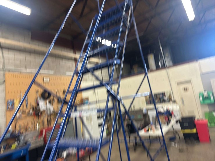 steel-rolling-ladder-image-3