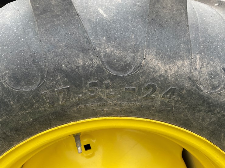 2011-john-deere-4120-image-18