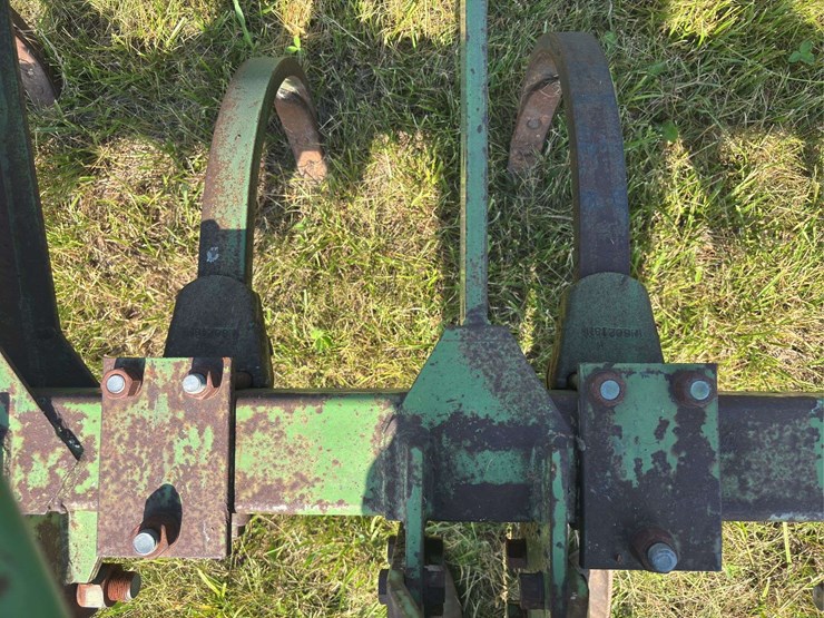 john-deere-11-image-7