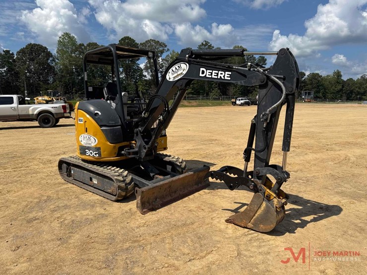 2020-deere-30g-image-3