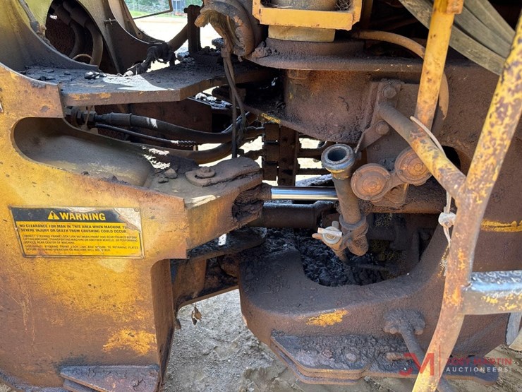 caterpillar-it28b-image-11