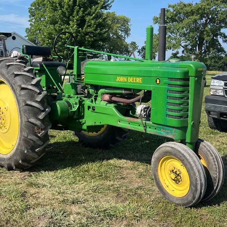 JOHN DEERE B