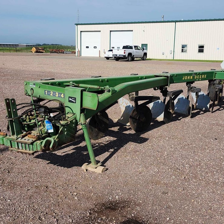 JOHN DEERE 2700