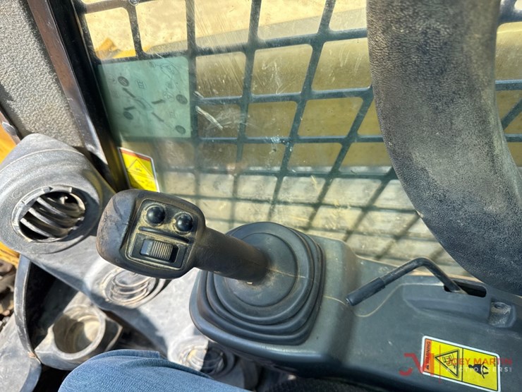 2019-caterpillar-299d2-xps-image-15