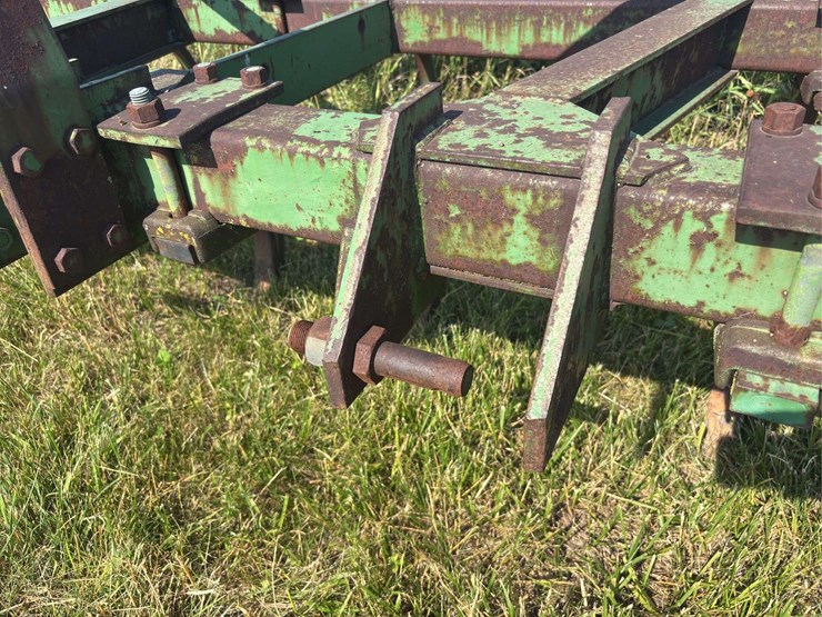 john-deere-11-image-21