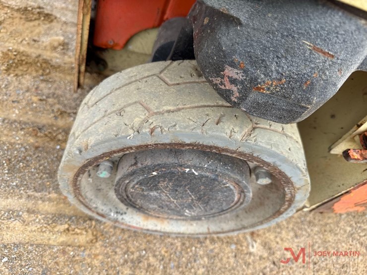 2018-jlg-1230es-image-5