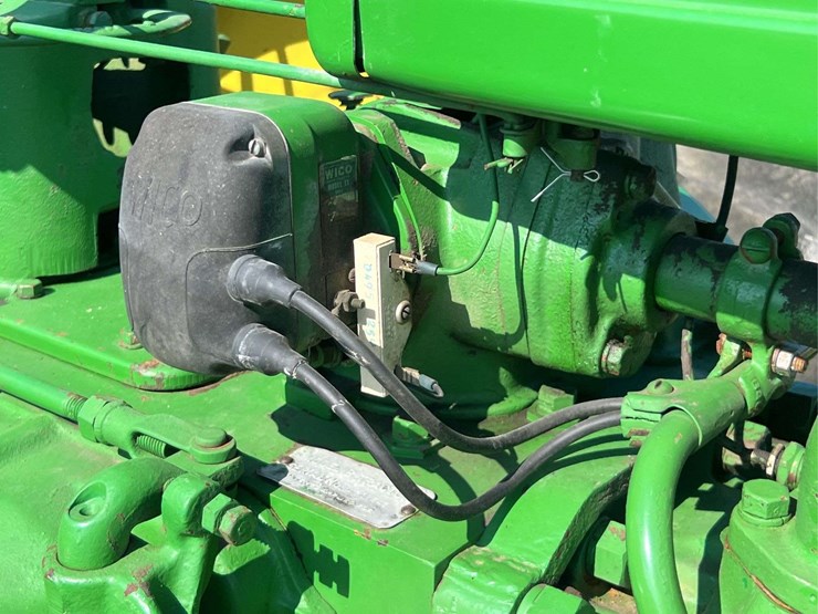 john-deere-b-image-31