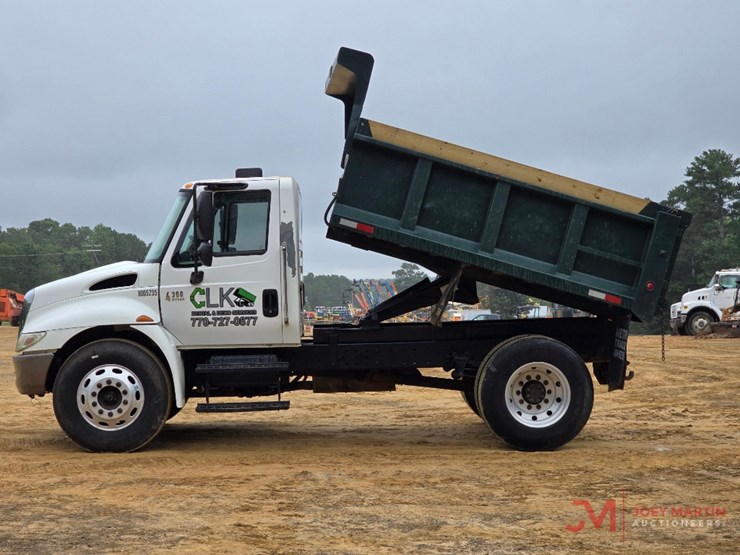 2002-international-durastar-4300-image-6