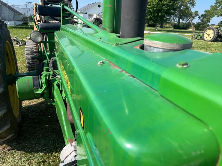 john-deere-b-image-12