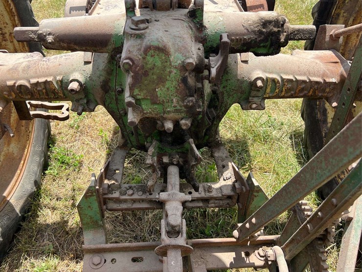 john-deere-b-image-38