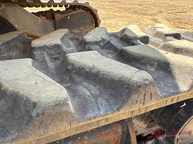 2020-deere-30g-image-14
