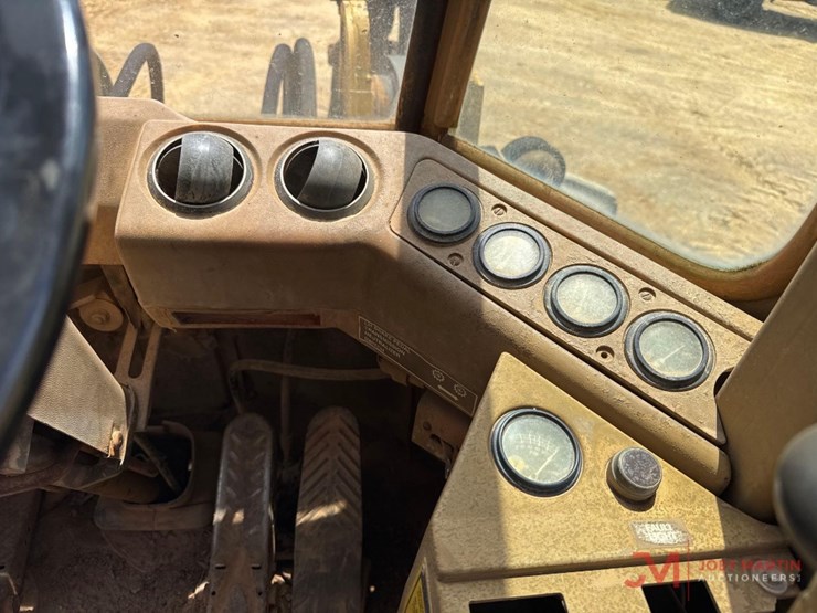 caterpillar-it28b-image-27
