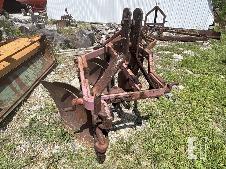 massey-ferguson-74-image-3